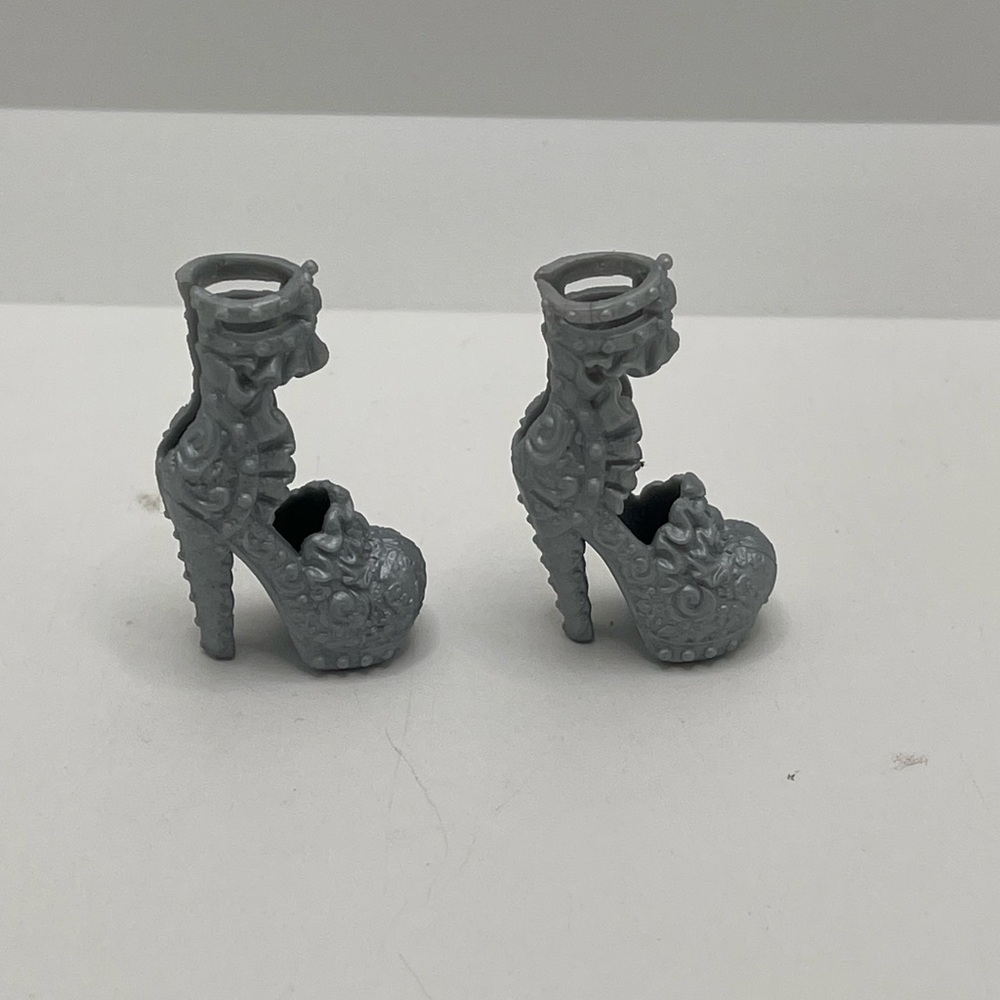 Ever After High Replacement Shoes for First Chapter Darling Charming Doll